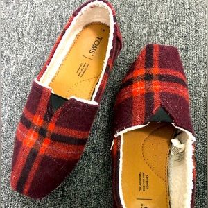 Classic toms size 7 never worn they are too big